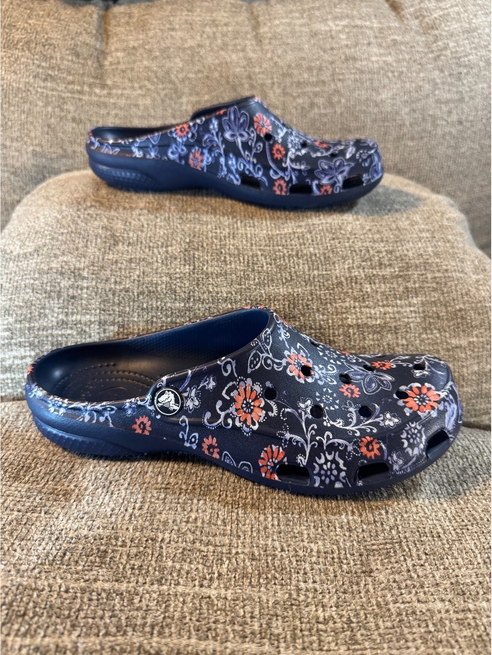 Crocs Freesail Graphic Clogs Navy Blue Floral Paisley Slip Mules Women's Size 8